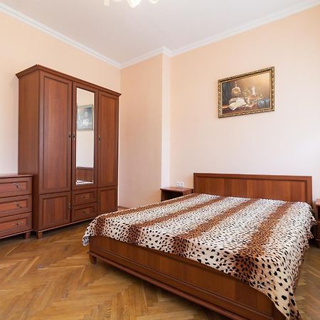 Apartment On Dudayeva 17 Львов Экстерьер фото
